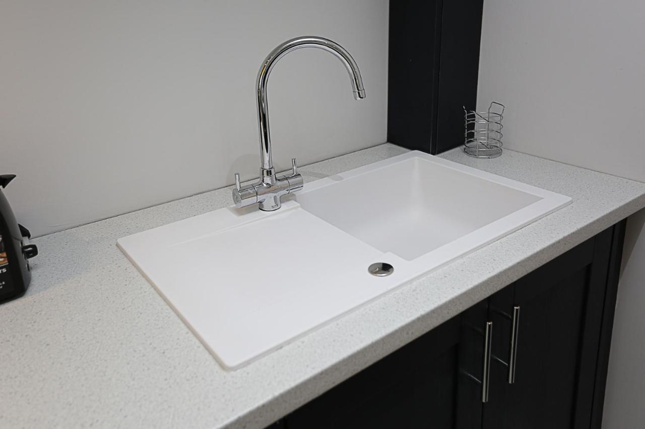 No1 Luxury Service Apartments Белфаст Екстериор снимка