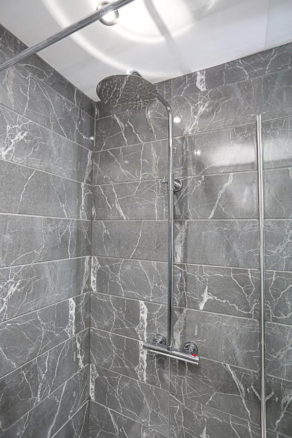 No1 Luxury Service Apartments Белфаст Екстериор снимка
