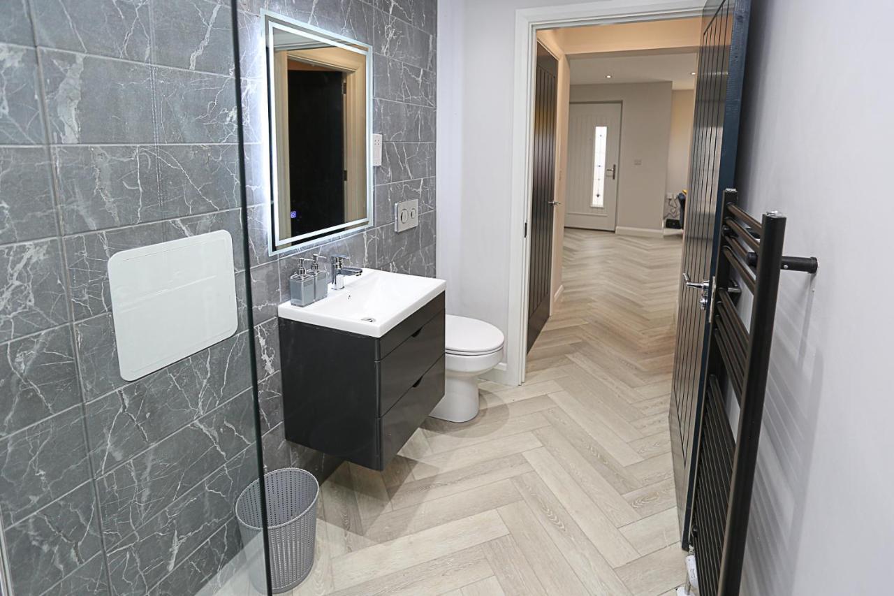 No1 Luxury Service Apartments Белфаст Екстериор снимка