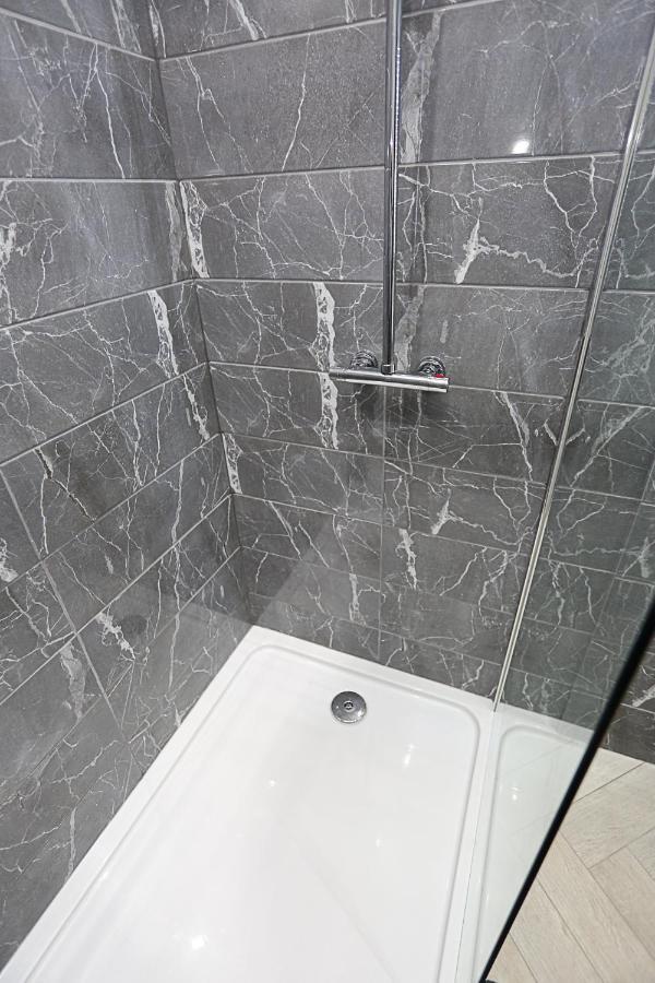 No1 Luxury Service Apartments Белфаст Екстериор снимка
