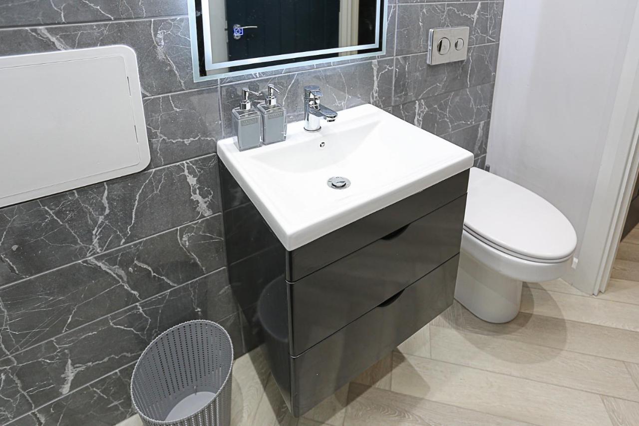 No1 Luxury Service Apartments Белфаст Екстериор снимка