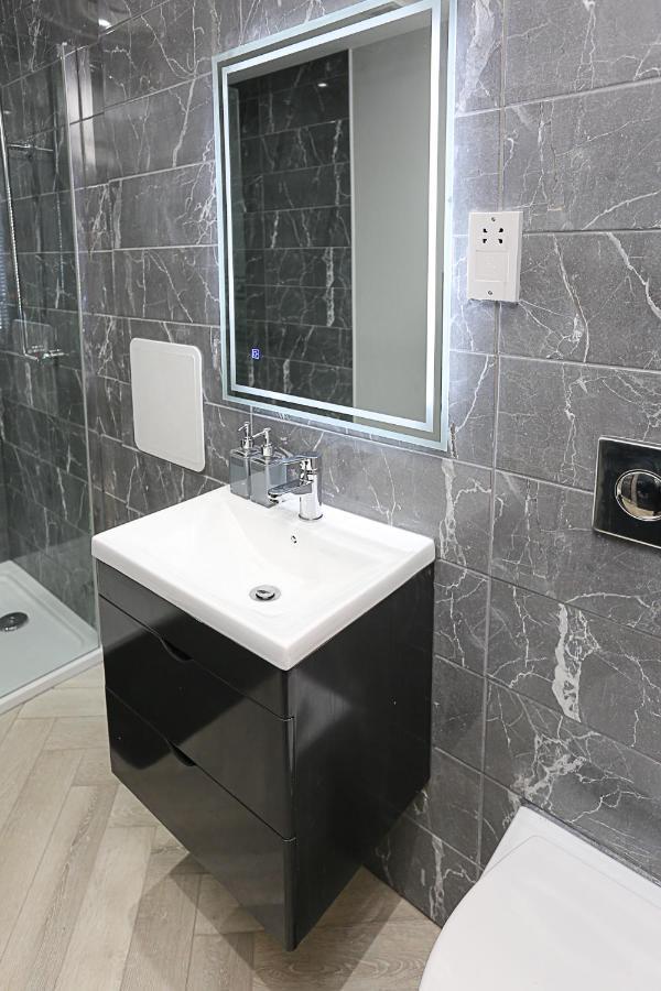 No1 Luxury Service Apartments Белфаст Екстериор снимка